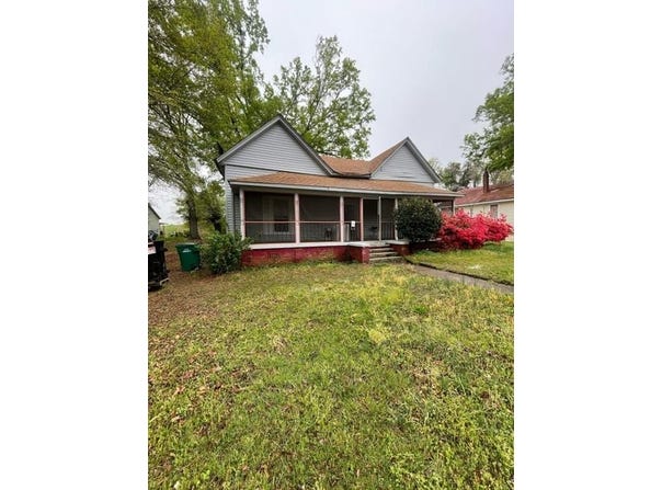 228 Reynolds Ave, Greenwood, SC 29646