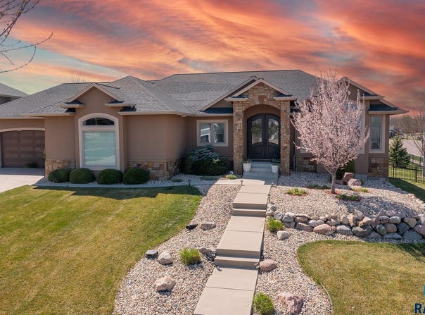 7301 S Meredith Ave, Sioux Falls, SD 57108