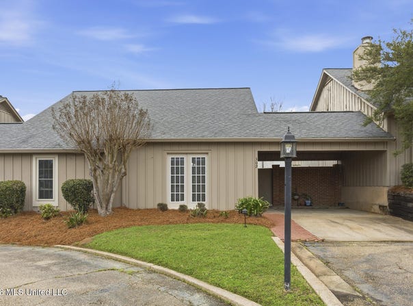 309 River Place, Jackson, MS 39211
