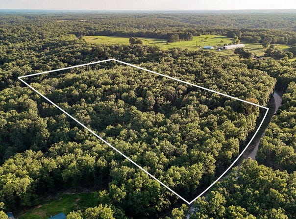 000 Box Hollow, Lebanon, MO 65536