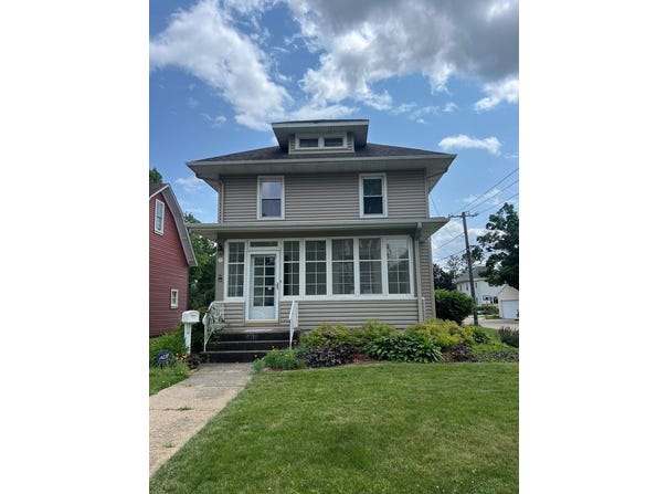211 W 13th Street, Sterling, IL 61081