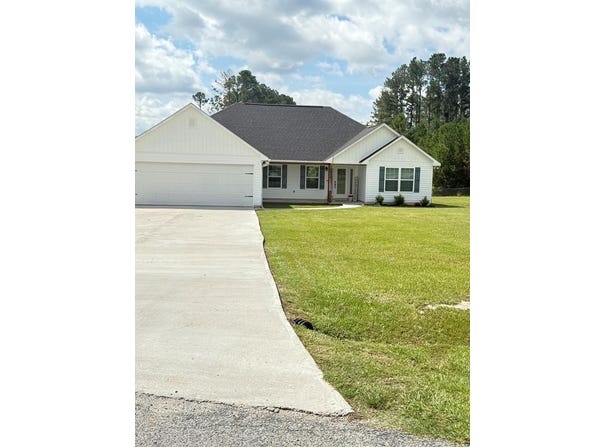 40 Pinedale Dr, Douglas, GA 31535