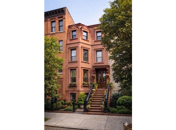 425 PUTNAM Avenue, Brooklyn, NY 11221