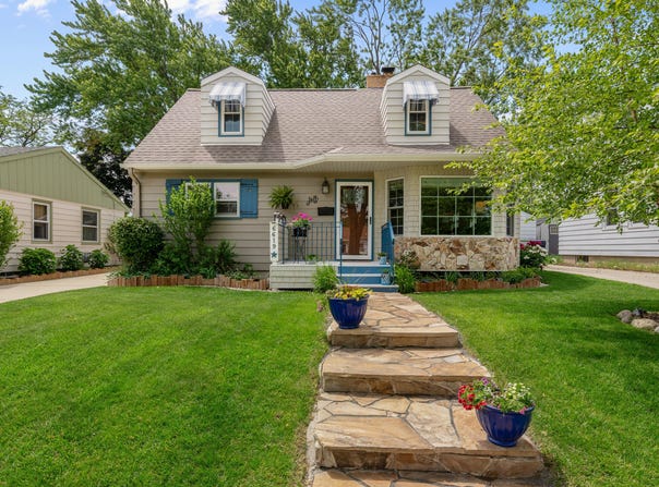 6619 W Fremont Pl, Milwaukee, WI 53219