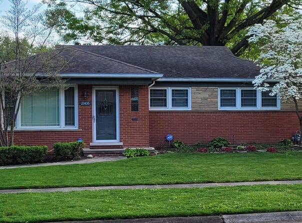 21406 Broadstone Street, Harper Woods, MI 48225