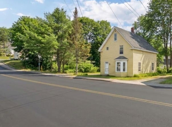 25 Pendleton Street, Brewer, ME 04412
