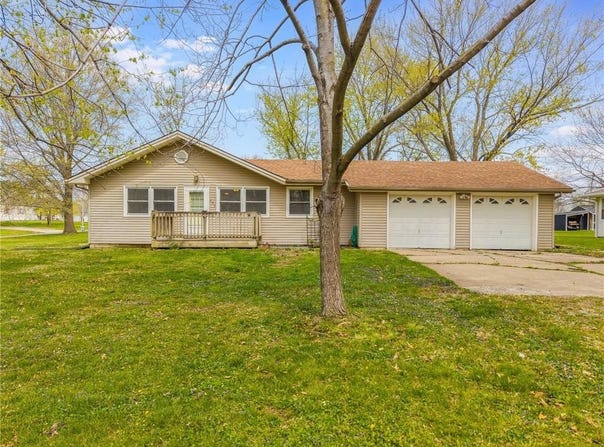 604 Walnut Street, Lathrop, MO 64465