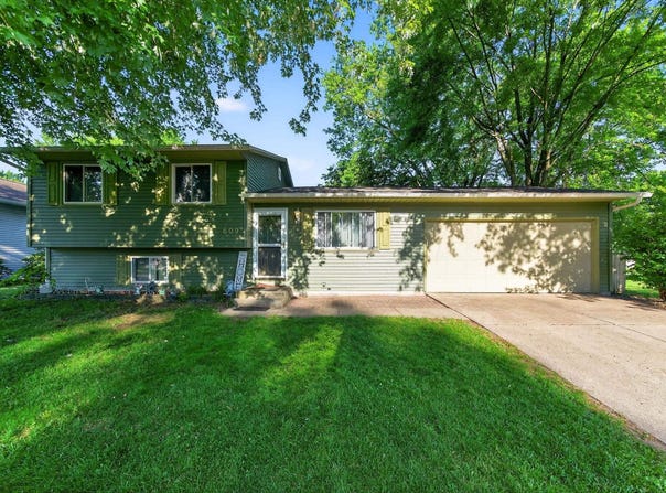 609 Stickler Avenue, Mishawaka, IN 46544-3458