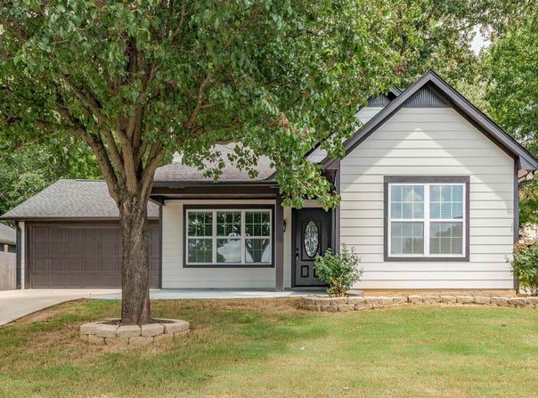 426 LAUREL WOODS TRACE, HELENA, AL 35080