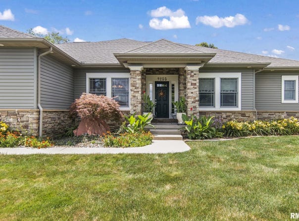 9255 GORDON Drive, Chatham, IL 62629