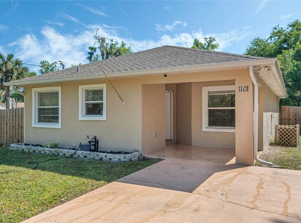 1101 S THOMPSON AVENUE, DELAND, FL 32720