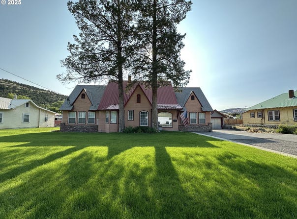 212 NW BRIDGE ST, John Day, OR 97845