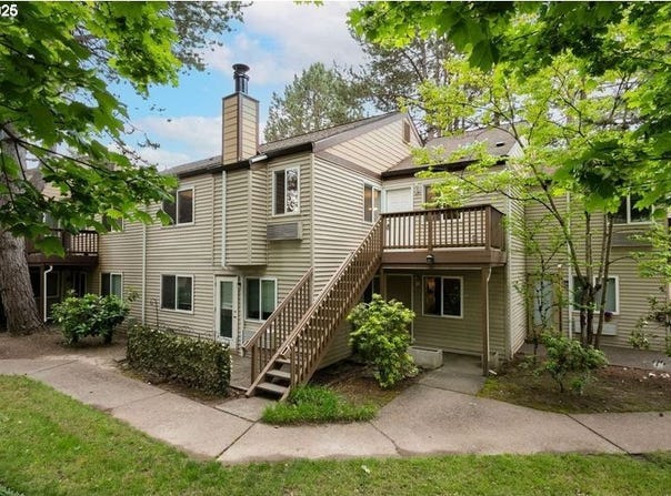 12062 SW CONESTOGA DR, Beaverton, OR 97008