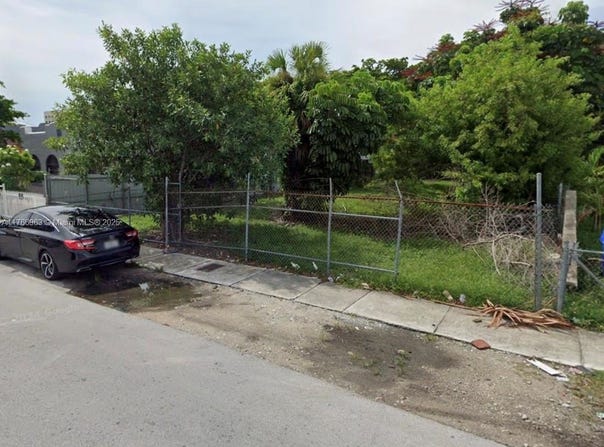 1744 NW 15 ST, Miami, FL 33125