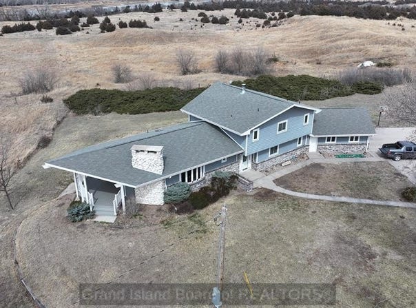 701 W 18 Rd, Phillips, NE 68865