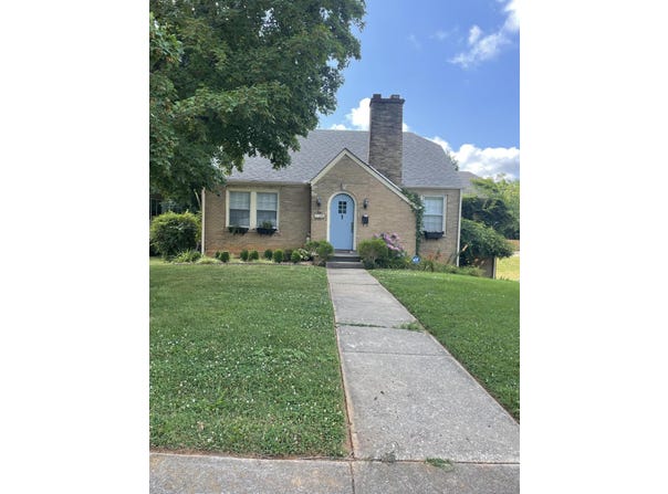 1126 E 2nd N Street, Morristown, TN 37814