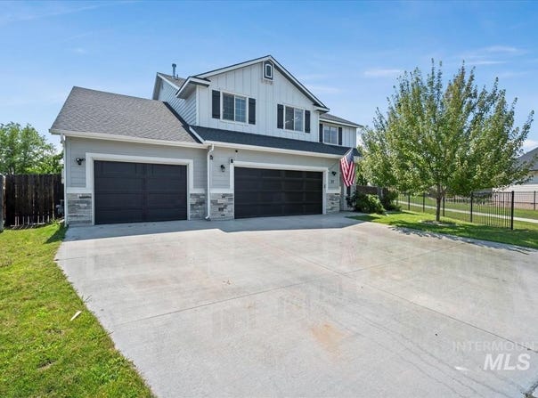 37 E Ensenada Dr, Meridian, ID 83646-6317