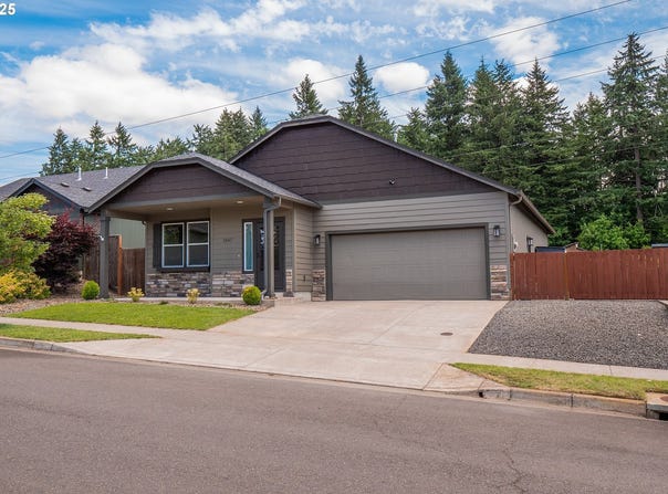 1067 S 55TH ST, Springfield, OR 97478