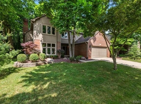 2082 Avon Lake Lane, Rochester Hills, MI 48307