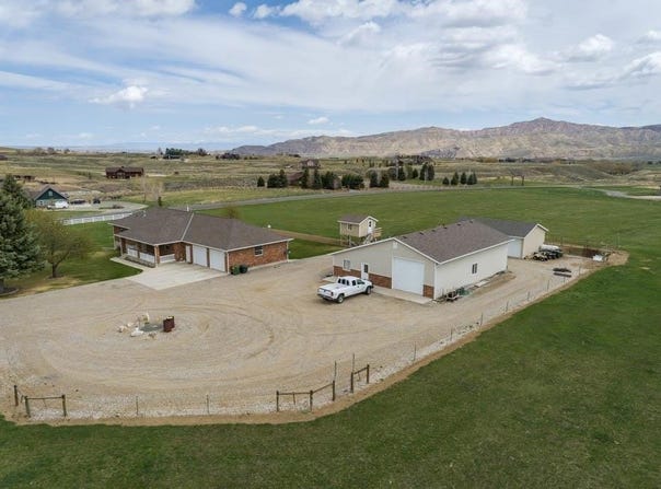 86 Rolling Hills Dr, Cody, WY 82414