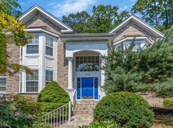 206 W End Ave, Green Brook Twp., NJ 08812-2153