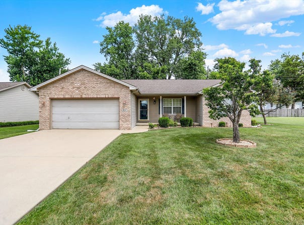 822 Allendale Drive, Seymour, IN 47274