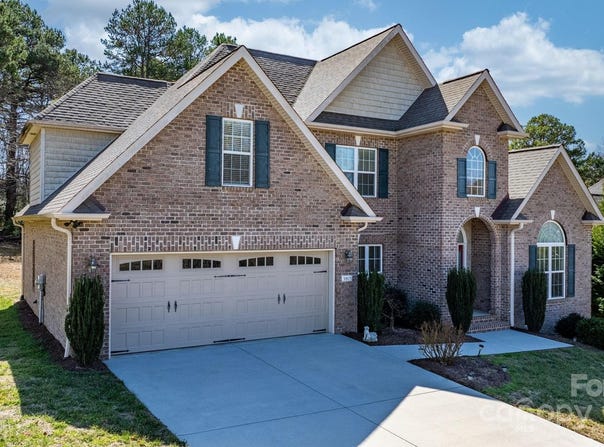 3815 10th Street NE, Hickory, NC 28601