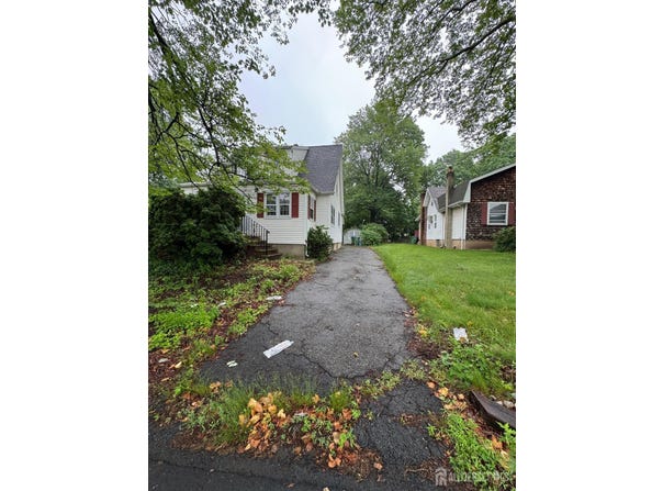 133 Harding Avenue, Edison, NJ 08820