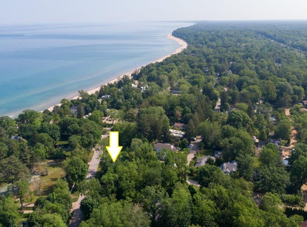 15853 Lakeshore Road, Union Pier, MI 49129