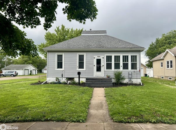 856 Franklin Street, Wapello, IA 52653