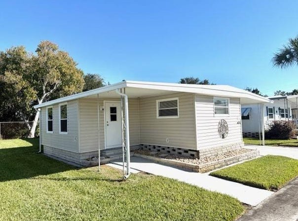1071 Donegan Rd, Largo, FL 33771