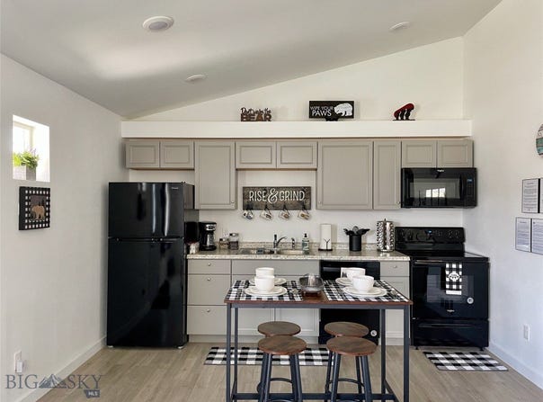 410 Brookline unit: D, Livingston, MT 59047