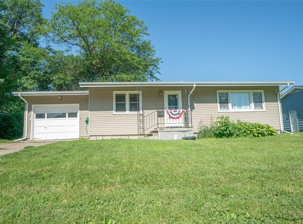 1204 N Maple Street, Creston, IA 50801