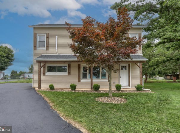 435 MOUNTVILLE DRIVE, LEBANON, PA 17046