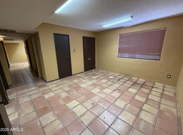 2701 E THOMAS Road, Phoenix, AZ 85016