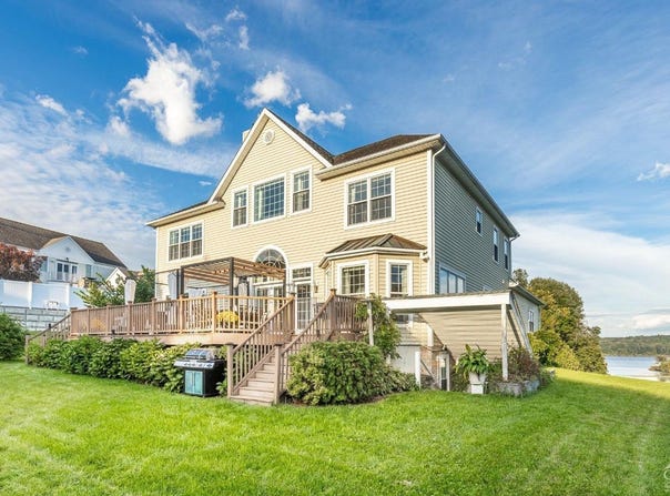 67 Latham Circle, Saugerties, NY 12477
