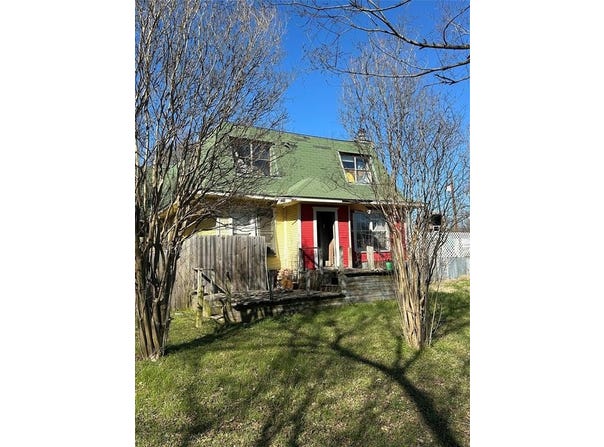 566 County Road 4818, Wolfe City, TX 75496