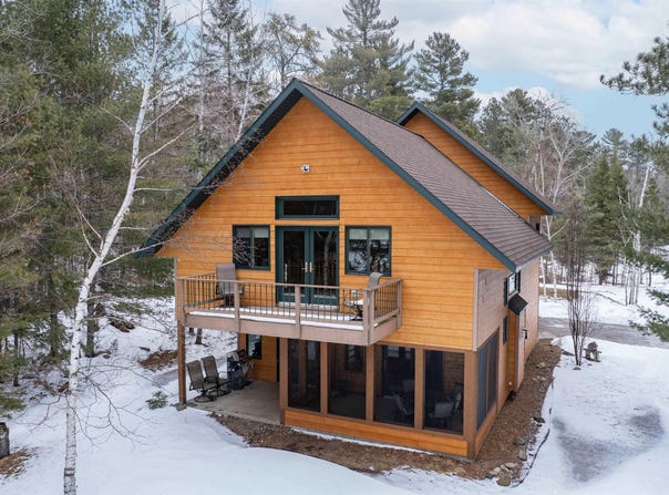2405 W Cabin Circle Dr, Makinen, MN 55763