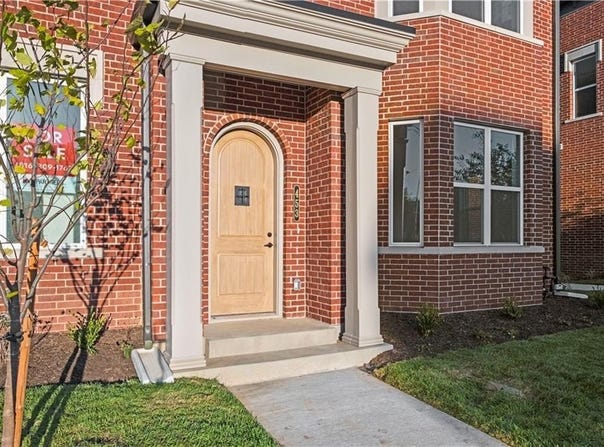 453 SW Longview Boulevard, Lee's Summit, MO 64081