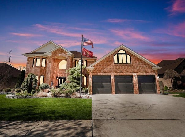 32560 Stefano Drive, Brownstown, MI 48173