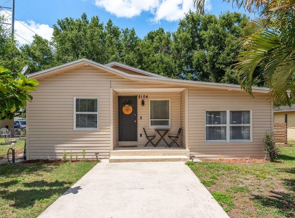 2104 E NAVAJO AVENUE, TAMPA, FL 33612