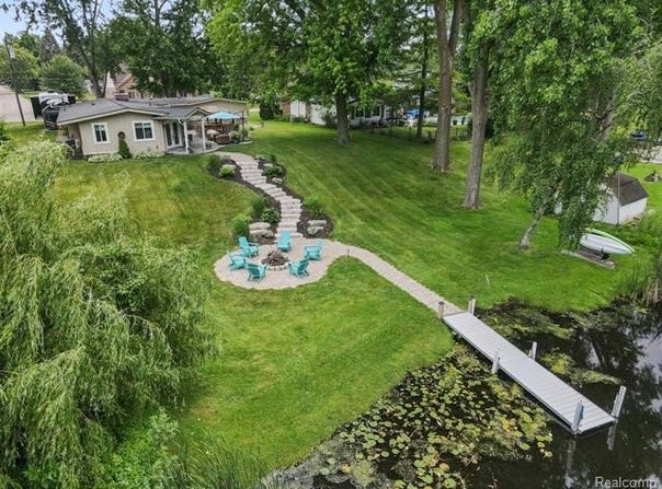 2159 HELMSFORD Drive, Wolverine Lake, MI 48390