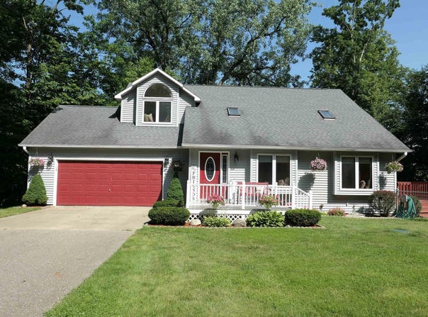 8413 E Chippewa Trail, Mt Pleasant, MI 48858