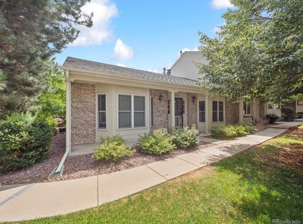 7721 S Cove Circle, Centennial, CO 80122