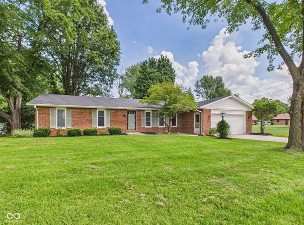 2208 E Cross Street, Anderson, IN 46012