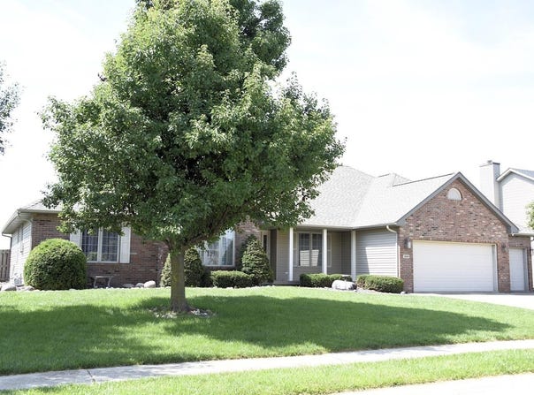 2604 Hastings Road, Chatham, IL 62629-9648