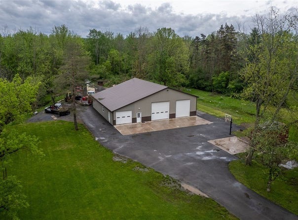 7498 Roberts Street, Lenox, NY 13032
