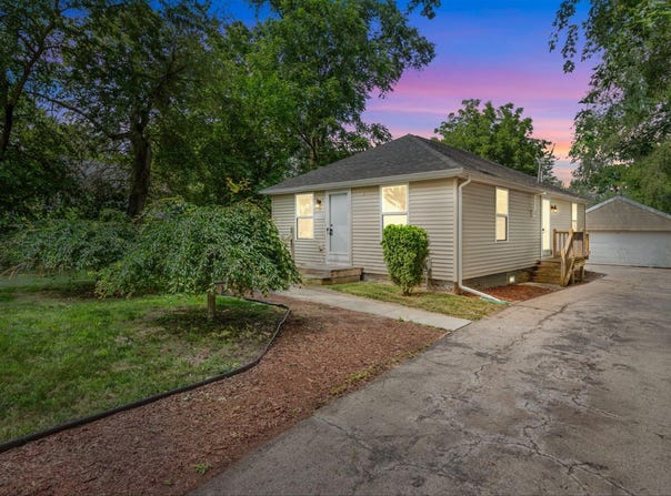 1115 Parkwood Avenue, Ypsilanti, MI 48198