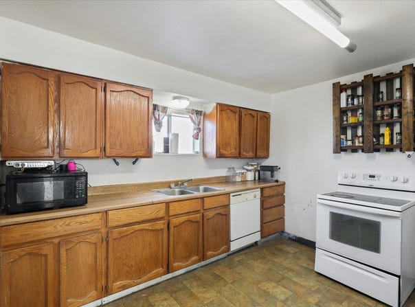 14 E MAIN, Goshen, UT 84633