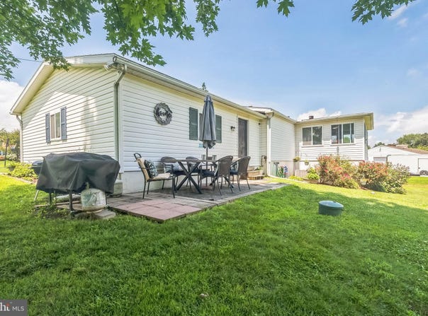 104 HEATHERLY LANE, AVONDALE, PA 19311